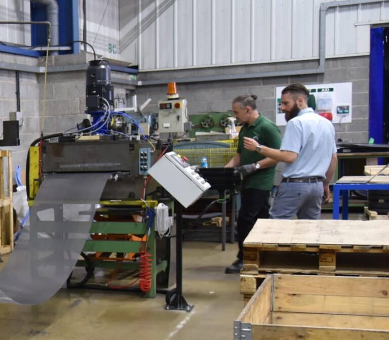 Cut to length machine